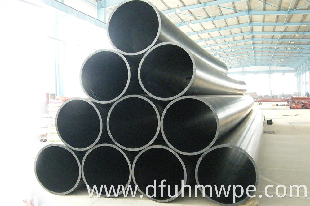 Buried anti-corrosion steel lined composite plastic pipe